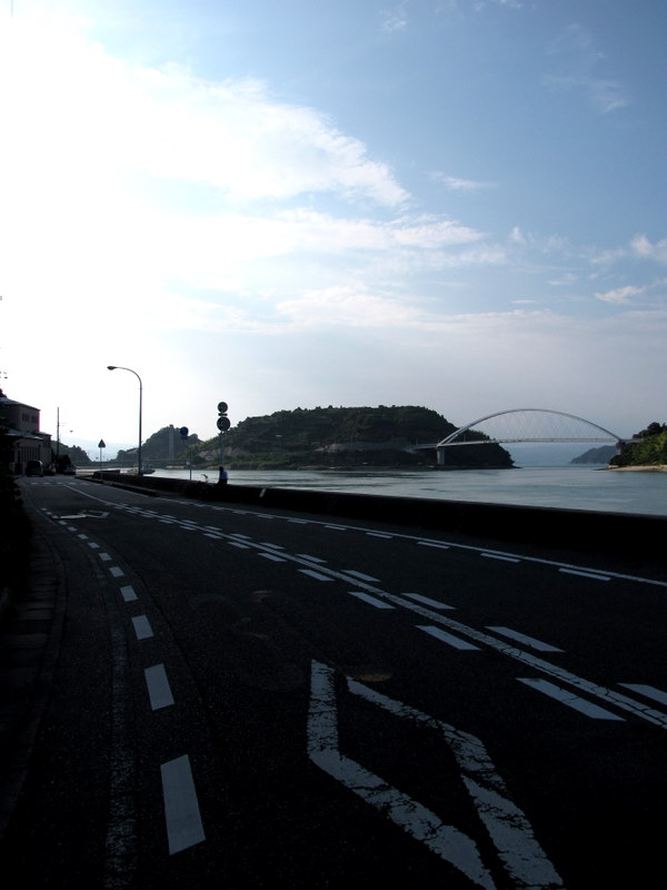 岡村島への橋
