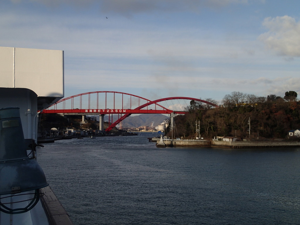 旧音戸大橋と、建設中の第２音戸大橋