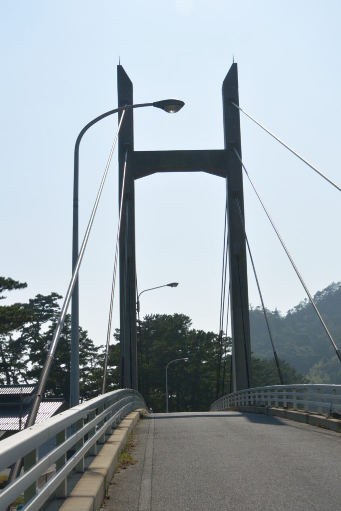 目立つ橋